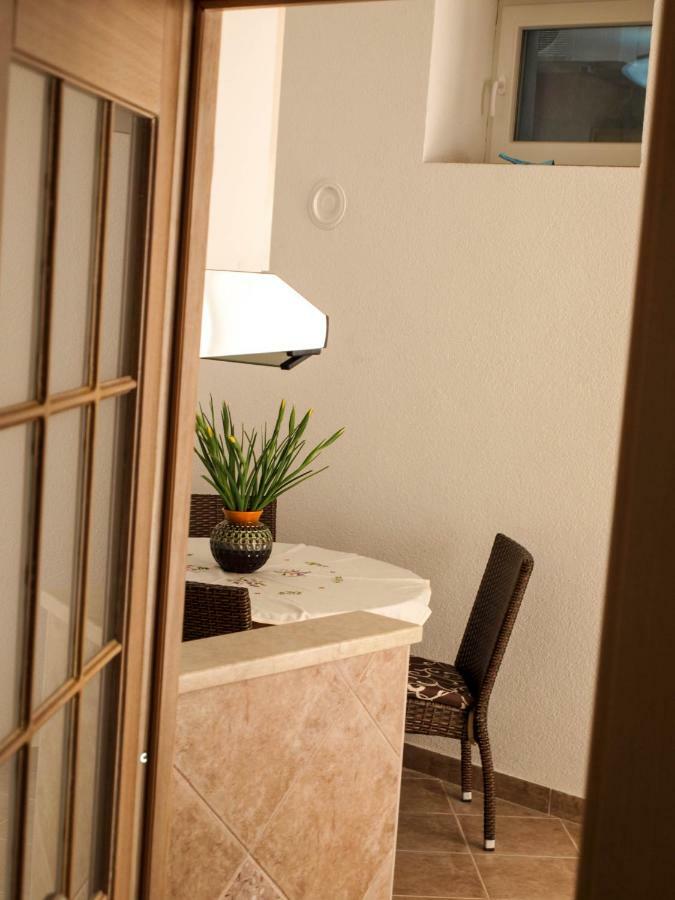 Apartamento House Nataniel In Omis Near Sea Exterior foto