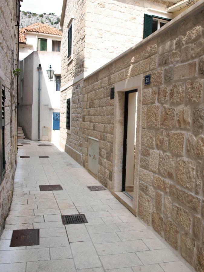 Apartamento House Nataniel In Omis Near Sea Exterior foto