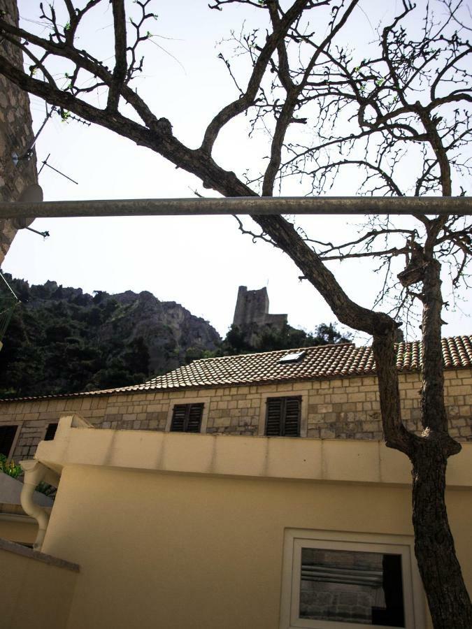 Apartamento House Nataniel In Omis Near Sea Exterior foto