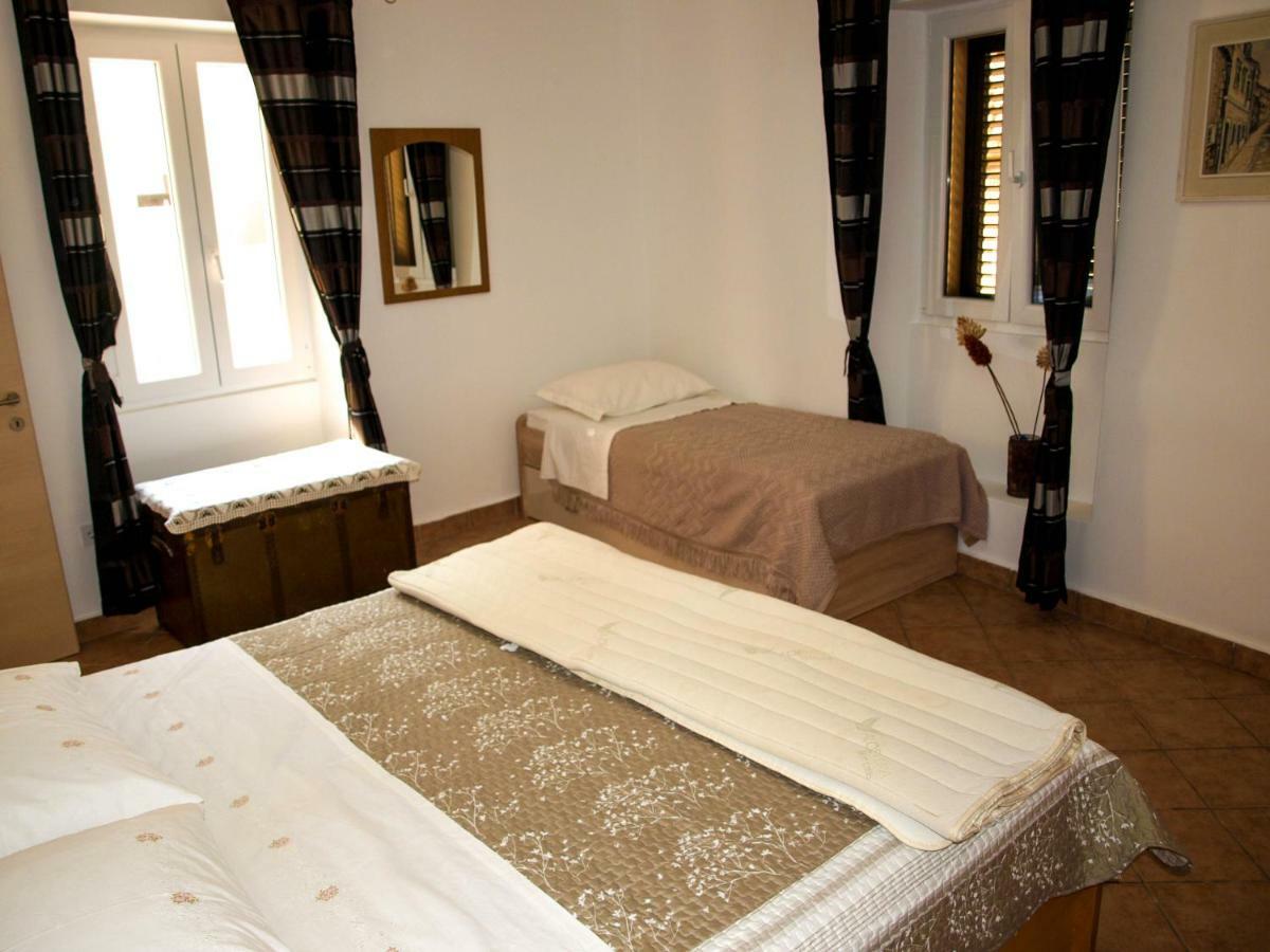 Apartamento House Nataniel In Omis Near Sea Exterior foto