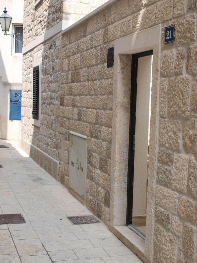 Apartamento House Nataniel In Omis Near Sea Exterior foto